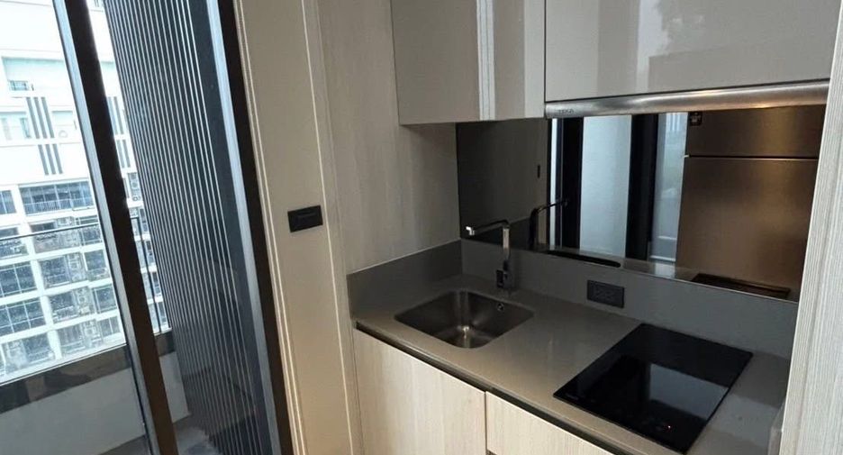 For rent 1 bed condo in Watthana, Bangkok