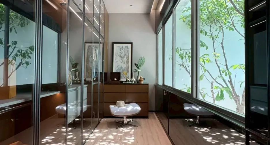 Casa en alquiler de 4 habitaciones en Saphan Sung, Bangkok
