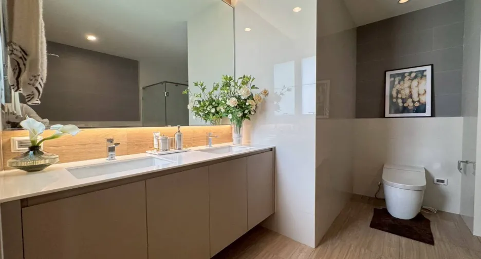 Casa en alquiler de 4 habitaciones en Saphan Sung, Bangkok