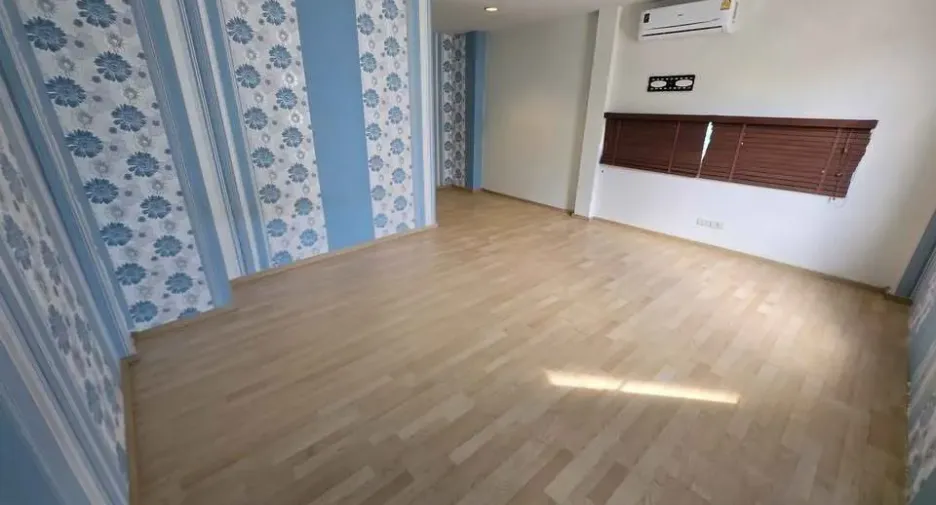 Reihenhaus zur Miete mit 3 Zimmer in Suan Luang, Bangkok