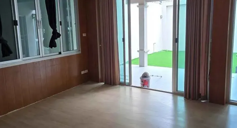 Reihenhaus zur Miete mit 3 Zimmer in Suan Luang, Bangkok