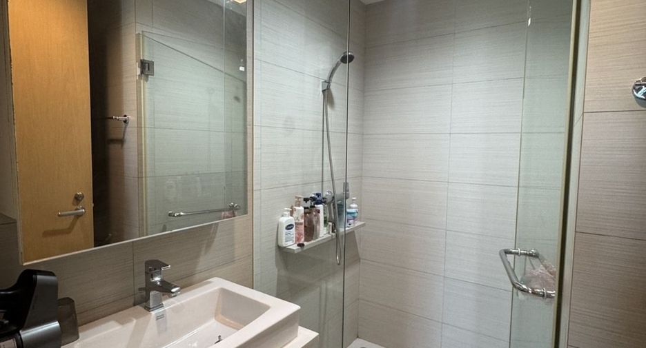 Condo en venta de 2 habitaciones en Khlong Toei, Bangkok