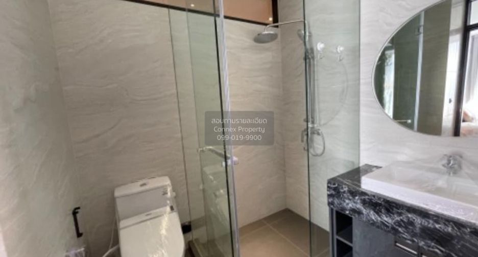For sale 3 bedrooms condo in Watthana, Bangkok