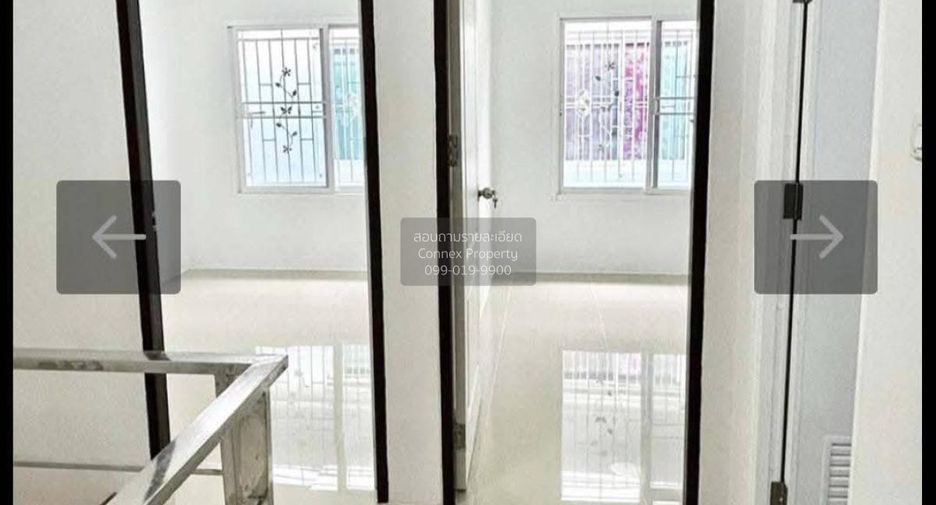 For sale 3 bedrooms townhouse in Thung Khru, Bangkok