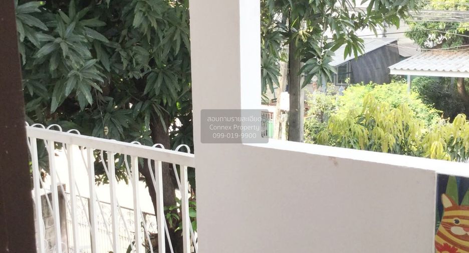For sale 3 bedrooms townhouse in Wang Thonglang, Bangkok