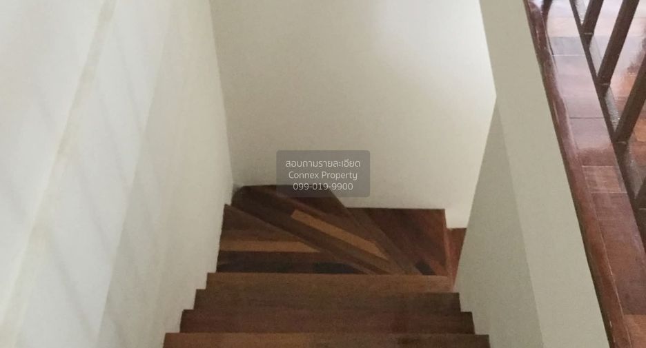For sale 3 bedrooms townhouse in Wang Thonglang, Bangkok