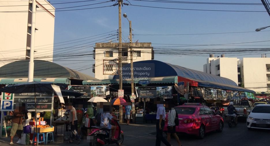 For sale 3 bedrooms townhouse in Wang Thonglang, Bangkok