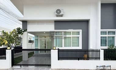 For sale 2 bedrooms townhouse in East Pattaya, Pattaya