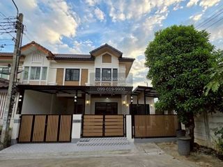 出售 4 卧室 联排别墅 在 Bang Kruai, Nonthaburi