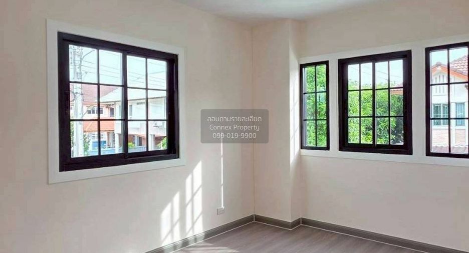Casa adosada en venta de 4 habitaciones en Bang Kruai, Nonthaburi