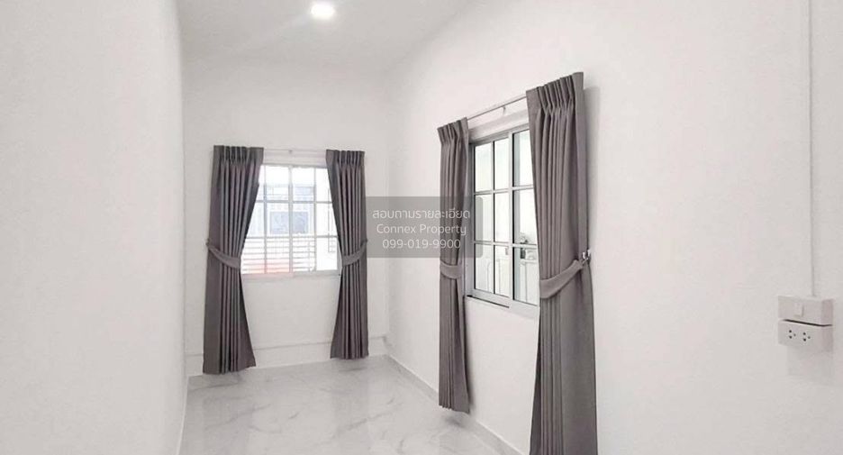 For sale 4 bedrooms townhouse in Khlong Sam Wa, Bangkok