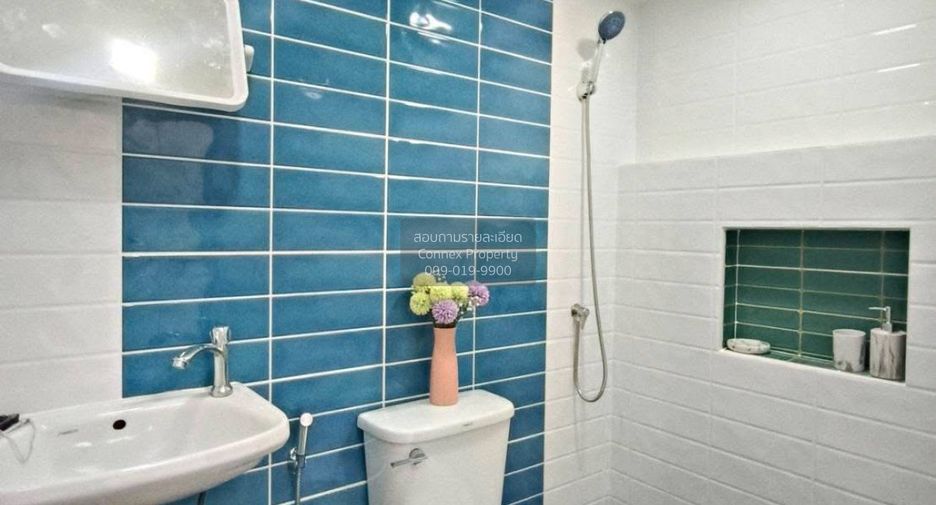 For sale 4 bedrooms townhouse in Khlong Sam Wa, Bangkok