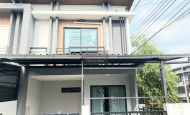 Reihenhaus zum Kauf mit 3 Zimmer in Mueang Nonthaburi, Nonthaburi