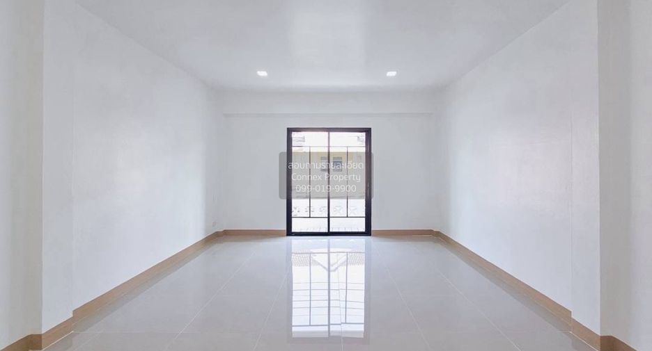 À vendre 2 chambres maison de ville à Mueang Pathum Thani, Pathum Thani