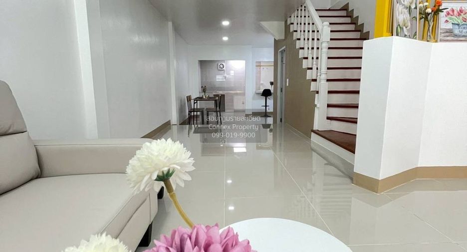 À vendre 2 chambres maison de ville à Mueang Pathum Thani, Pathum Thani