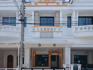 For sale 2 bedrooms townhouse in Mueang Pathum Thani, Pathum Thani