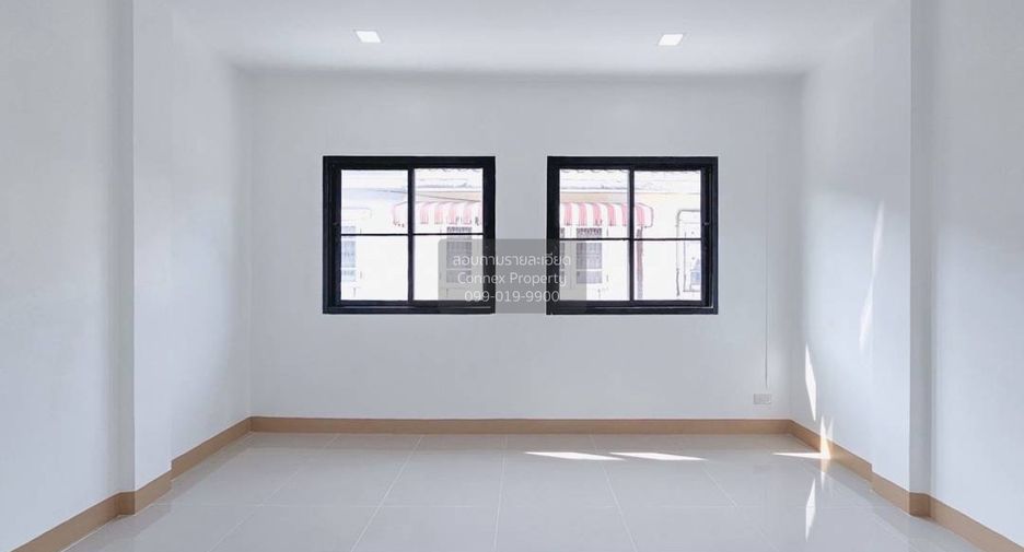 À vendre 2 chambres maison de ville à Mueang Pathum Thani, Pathum Thani