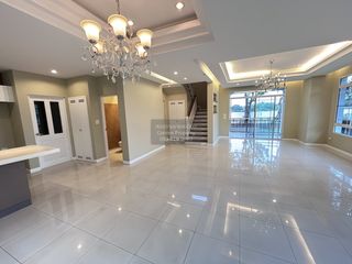 For sale 3 bedrooms house in Mueang Samut Prakan, Samut Prakan