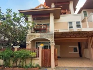 For sale 4 bedrooms house in Mueang Nonthaburi, Nonthaburi