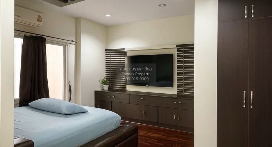 For sale 4 bedrooms house in Mueang Nonthaburi, Nonthaburi