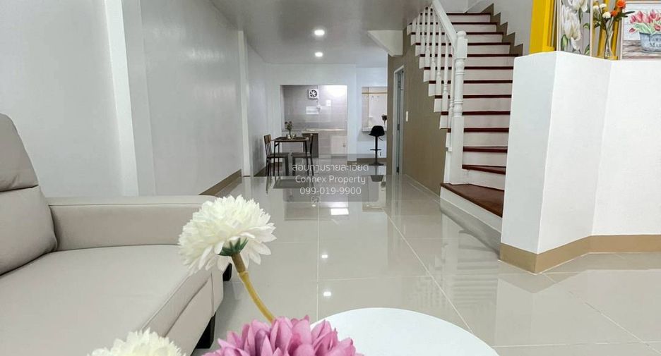 À vendre 2 chambres maison de ville à Mueang Pathum Thani, Pathum Thani