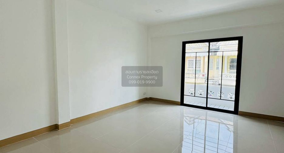 À vendre 2 chambres maison de ville à Mueang Pathum Thani, Pathum Thani