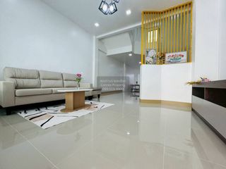 For sale 2 bedrooms townhouse in Mueang Pathum Thani, Pathum Thani