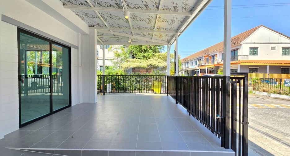 For sale 3 bedrooms townhouse in Lam Luk Ka, Pathum Thani