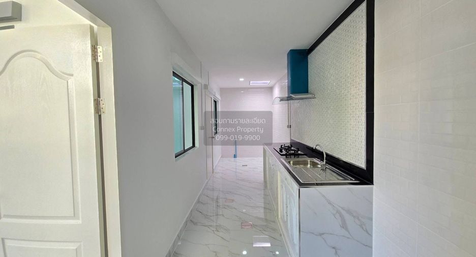 For sale 3 bedrooms townhouse in Lam Luk Ka, Pathum Thani