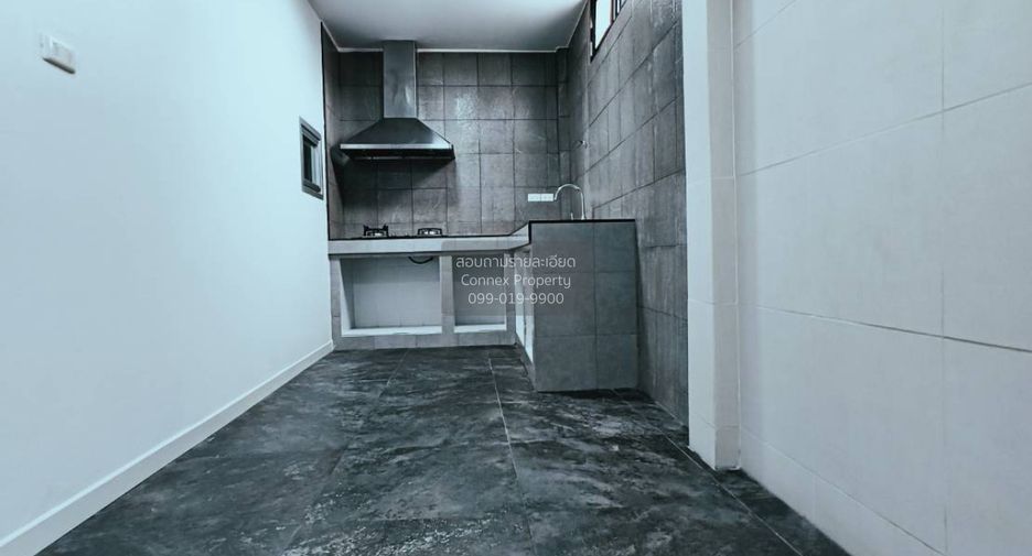 Casa en venta de 3 habitaciones en Bang Phli, Samut Prakan