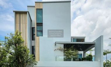 For sale 4 bedrooms house in Saphan Sung, Bangkok