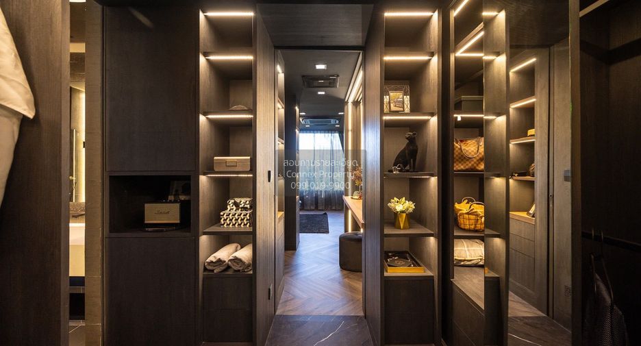 For sale 3 bedrooms townhouse in Huai Khwang, Bangkok