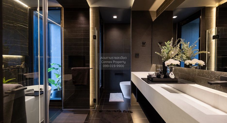 For sale 3 bedrooms townhouse in Huai Khwang, Bangkok