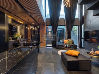 For sale 3 bedrooms townhouse in Huai Khwang, Bangkok