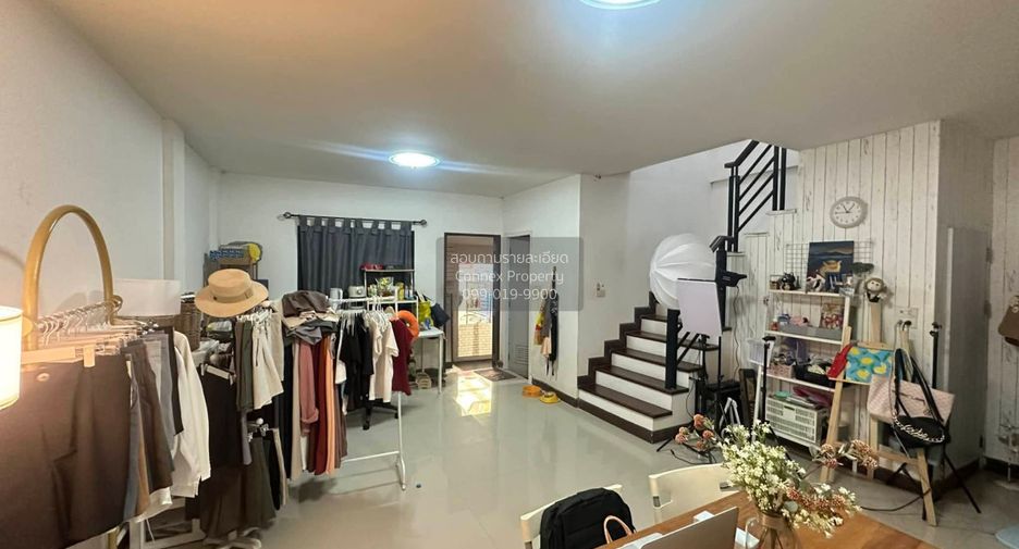 For sale 3 bedrooms townhouse in Thung Khru, Bangkok