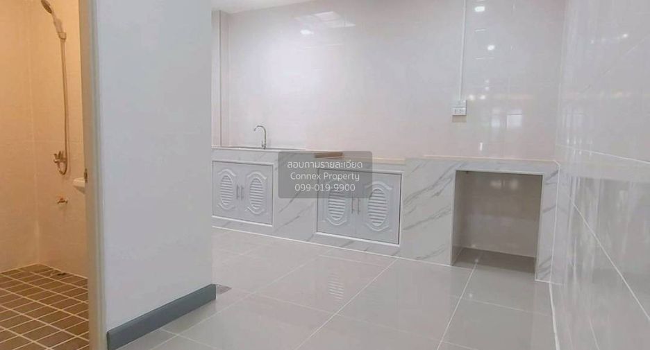 For sale 2 bedrooms townhouse in Min Buri, Bangkok