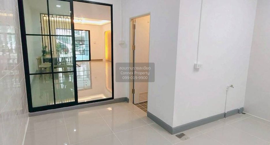 For sale 2 bedrooms townhouse in Min Buri, Bangkok