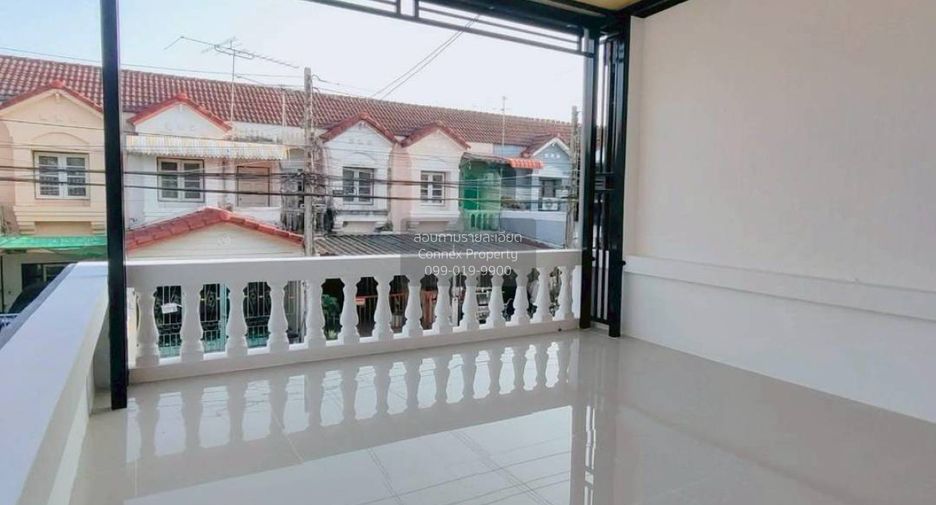 For sale 2 bedrooms townhouse in Min Buri, Bangkok