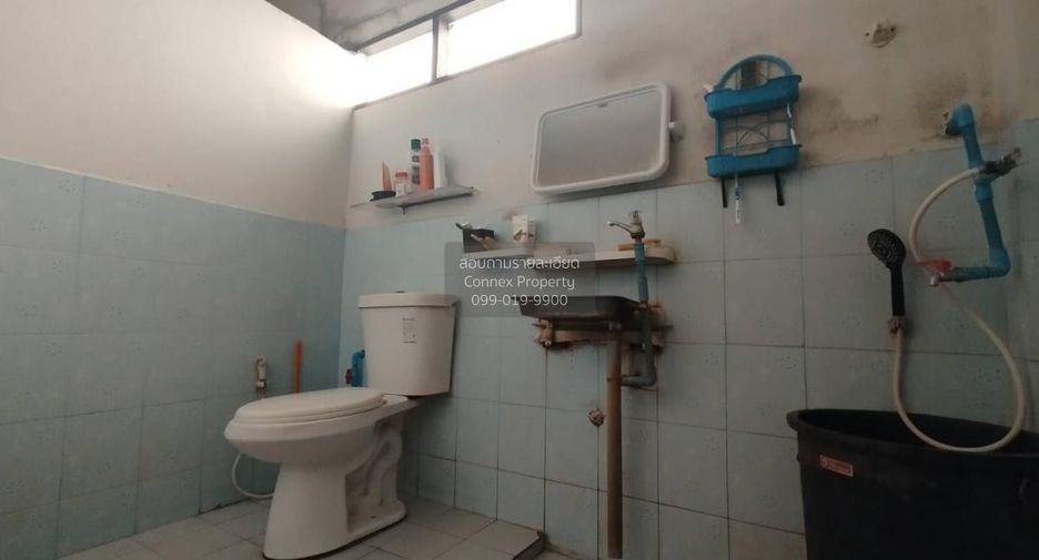 À vendre 5 chambres maison de ville à Mueang Samut Prakan, Samut Prakan