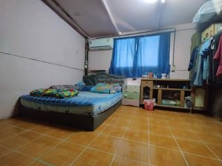 For sale 5 bedrooms townhouse in Mueang Samut Prakan, Samut Prakan