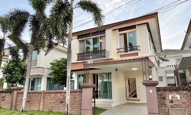 For sale 3 bedrooms house in Bang Khun Thian, Bangkok