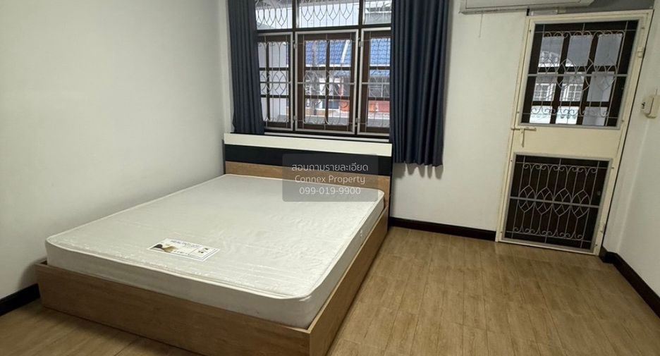 For sale 2 bedrooms townhouse in Wang Thonglang, Bangkok
