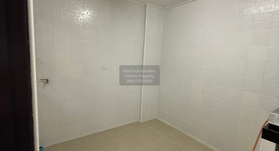 For sale 2 bedrooms townhouse in Wang Thonglang, Bangkok