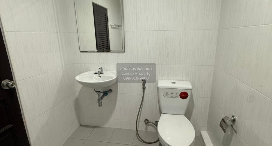 For sale 2 bedrooms townhouse in Wang Thonglang, Bangkok