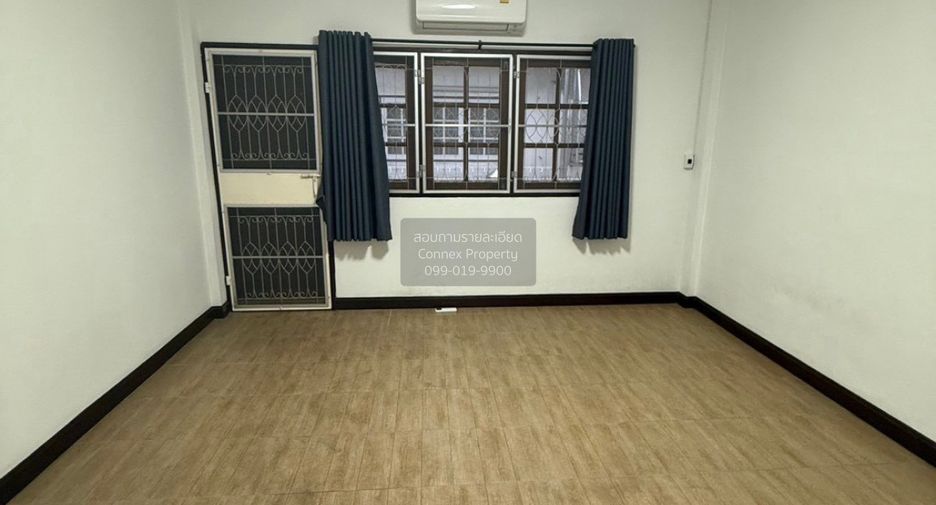 For sale 2 bedrooms townhouse in Wang Thonglang, Bangkok