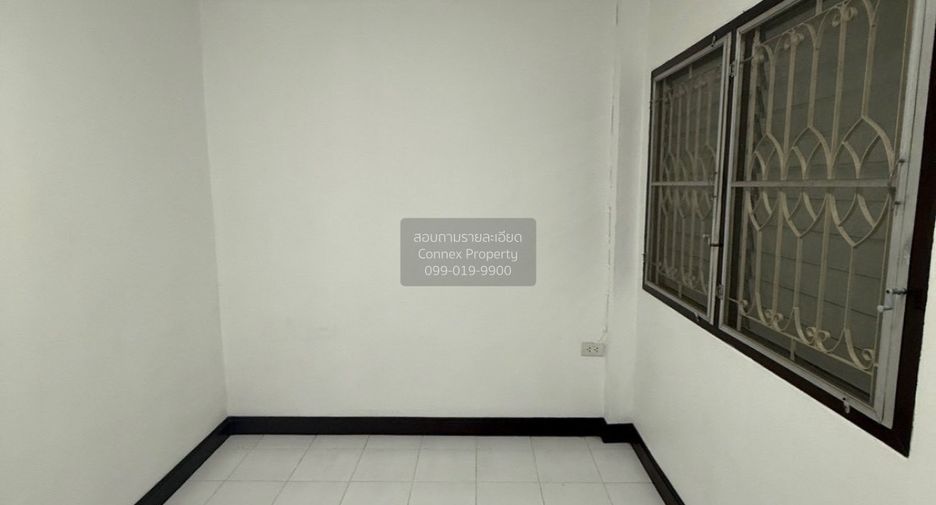For sale 2 bedrooms townhouse in Wang Thonglang, Bangkok
