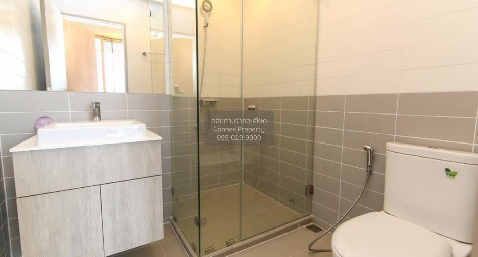 Condo en venta de 2 habitaciones en Phra Khanong, Bangkok