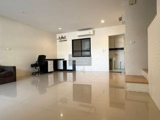 出售 3 卧室 联排别墅 在 Bang Sao Thong, Samut Prakan