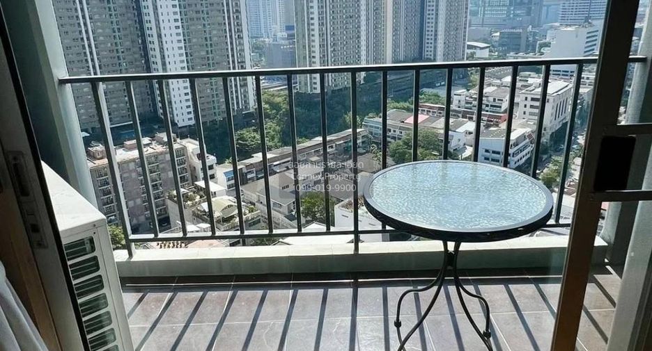 Condo en venta de 3 habitaciones en Huai Khwang, Bangkok