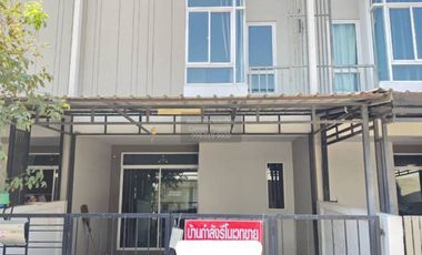 For sale 3 bedrooms townhouse in Khlong Sam Wa, Bangkok